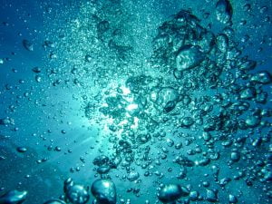 الماء من الهيدروجين كيف اصنف الماء ؟