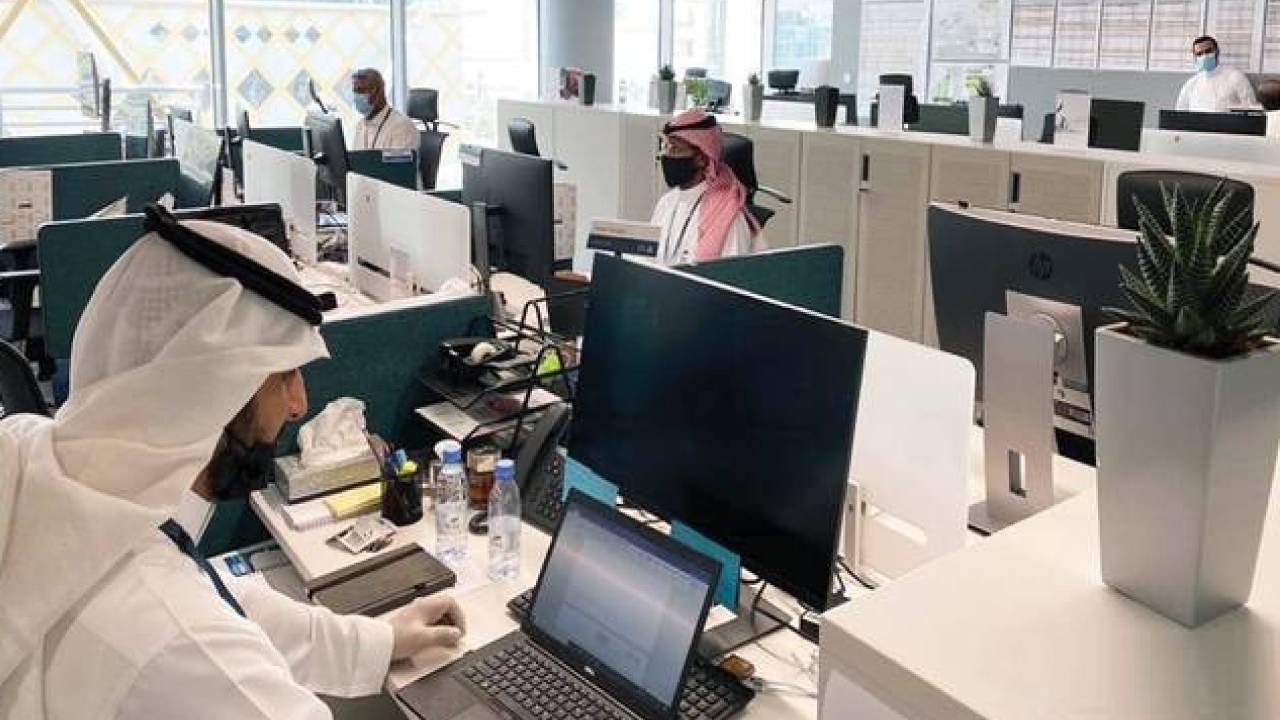 كم عدد موظفي الدولة السعودية