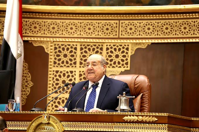 ما هو قانون العمل المصري الجديد 2022 بشأن التقاعد بعد ال60 التثبيت وحقوق المرأة وإجازة وضع القطاع الخاص