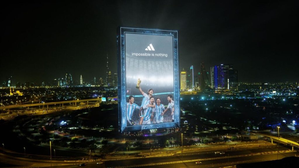 تكلفة اعلان اديداس في دبي لفوز ميسي في المونديال