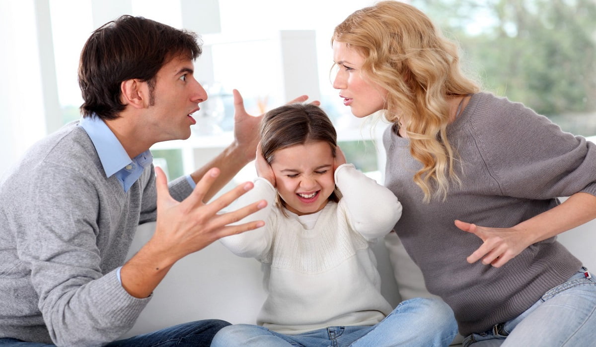 كيف اتعامل مع بناتي بعد الطلاق؟